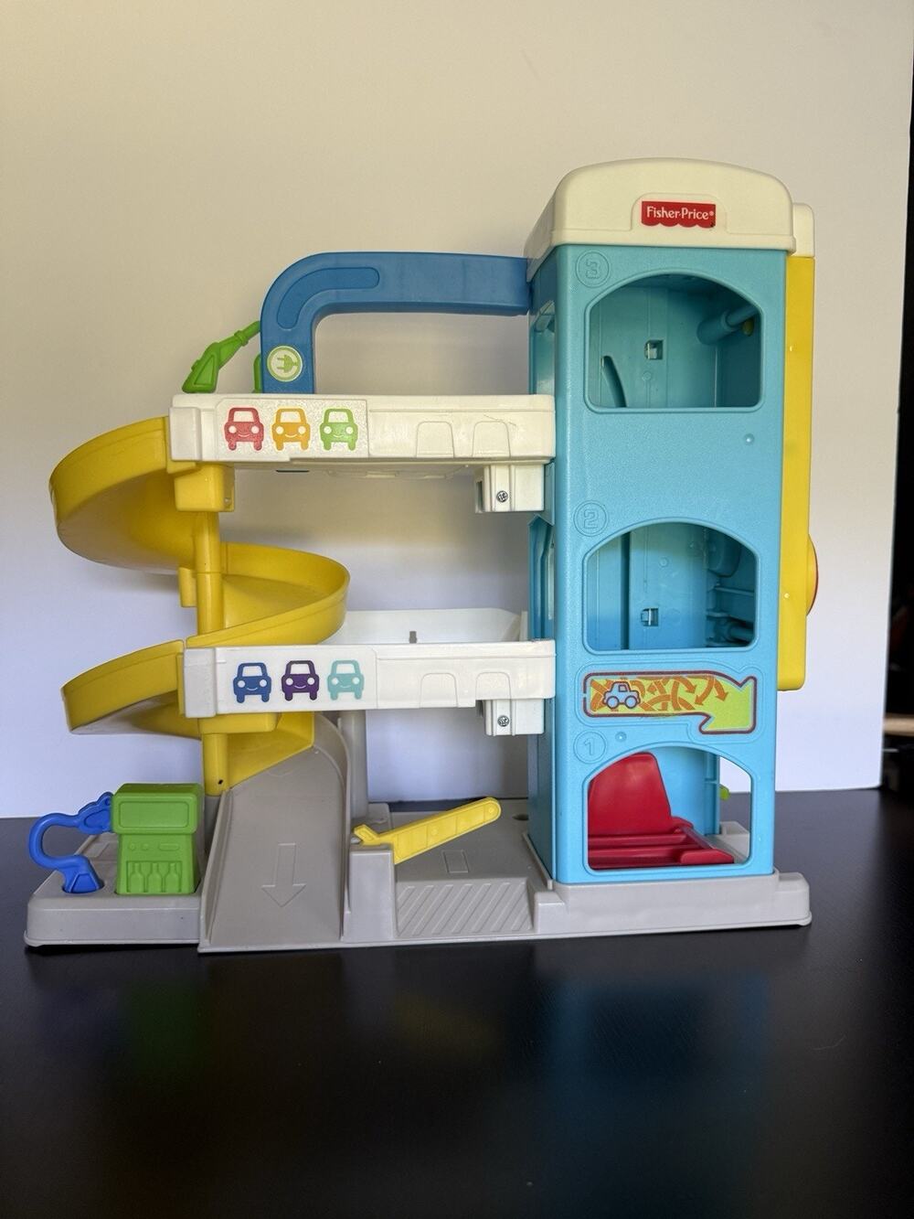 Fisher-Price Little People Helpful Neighbor's 3 Level Garage Playset FHG50